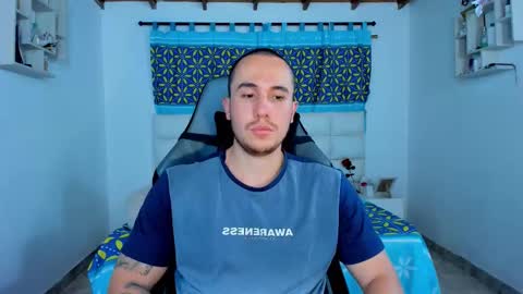 Snapshot of juan__jimenez chatting on 02/19/25, 02:44 Juan online show from 02/19/25, 02:44