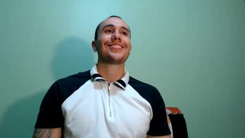 Snapshot of juan__jimenez chatting on 02/23/25, 09:44 Juan online show from 02/23/25, 09:44