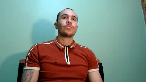 Snapshot of juan__jimenez chatting on 02/25/25, 04:14 Juan online show from 02/25/25, 04:14