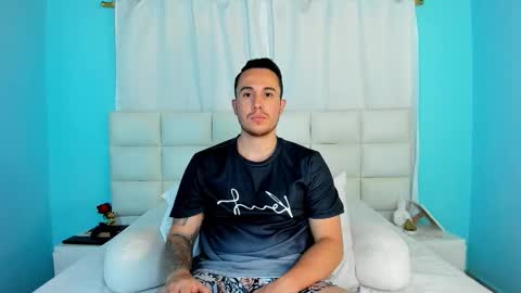 Snapshot of juan__jimenez chatting on 10/20/25, 10:21 Juan online show from 10/20/25, 10:21