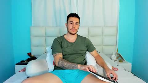 Snapshot of juan__jimenez chatting on 11/07/25, 01:27 Juan online show from 11/07/25, 01:27