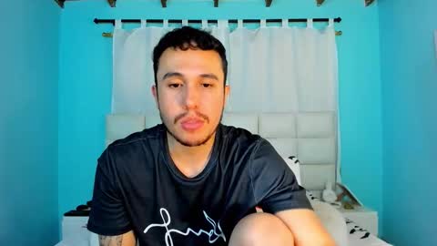 Snapshot of juan__jimenez chatting on 11/11/25, 01:16 Juan online show from 11/11/25, 01:16