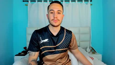 Snapshot of juan__jimenez chatting on 11/18/25, 01:44 Juan online show from 11/18/25, 01:44