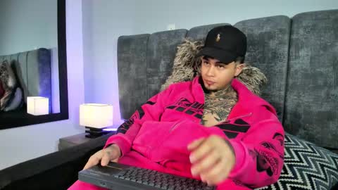 juan_alvarez18 online show from 01/10/26, 10:58