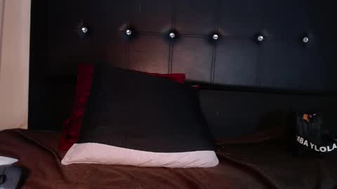 Snapshot of juan_and_luciana chatting on 05/11/26, 04:04 online show from 05/11/26, 04:04