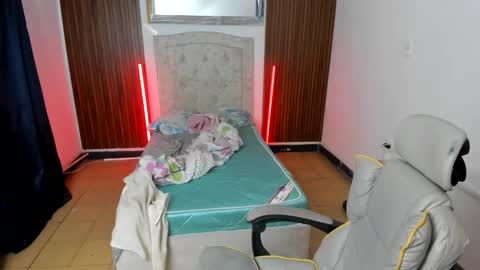 Snapshot of juan_and_luke chatting on 02/22/26, 12:47 juan_and_luke online show from 02/22/26, 12:47