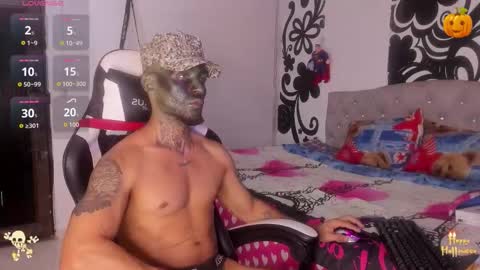 Snapshot of juan_bruce chatting on 10/31/25, 10:44 juan online show from 10/31/25, 10:44