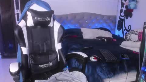 Snapshot of juan_bruce chatting on 12/04/25, 09:01 juan online show from 12/04/25, 09:01