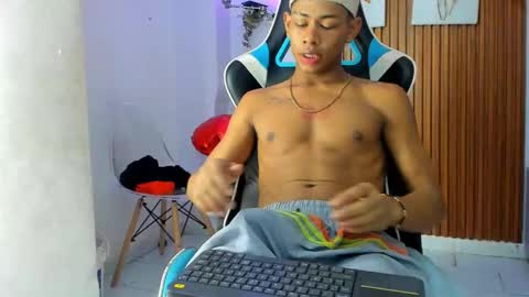 juan_contreras7 online show from 09/25/25, 12:20