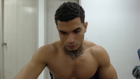 juan_gomez_1 online show from 02/08/25, 11:55