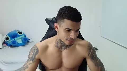 juan_gomez_1 online show from 09/12/25, 12:44