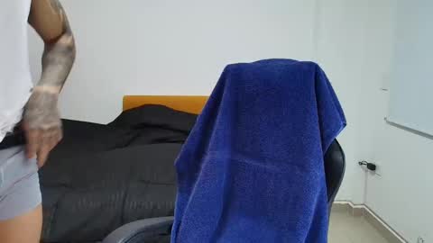 juan_gomez_1 online show from 11/18/25, 12:05