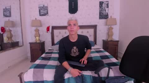 J U A N   L O V E R S online show from 12/04/24, 01:09