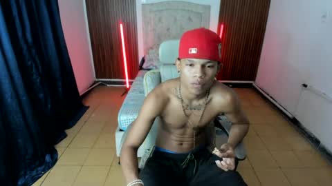 Snapshot of juan_mhata chatting on 06/15/26, 12:35 Juan Mhata online show from 06/15/26, 12:35