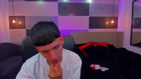 Snapshot of juan_nd_steven chatting on 12/03/24, 05:20 JuanSteven online show from 12/03/24, 05:20