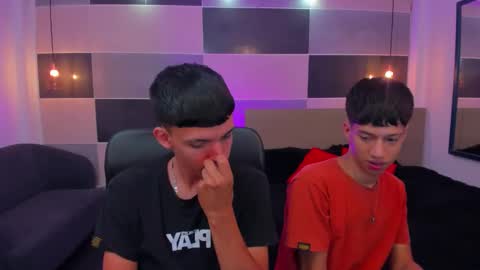 Snapshot of juan_nd_steven chatting on 12/04/24, 04:32 JuanSteven online show from 12/04/24, 04:32