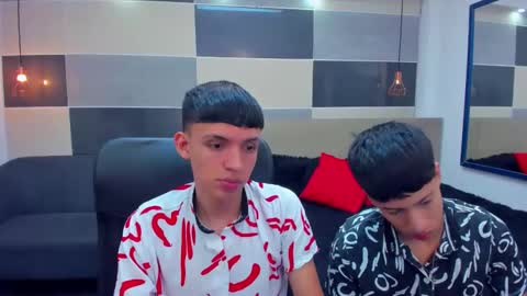 Snapshot of juan_nd_steven chatting on 12/15/24, 01:22 JuanSteven online show from 12/15/24, 01:22