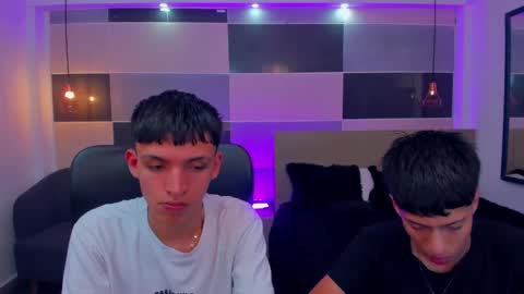 Snapshot of juan_nd_steven chatting on 12/18/24, 08:42 JuanSteven online show from 12/18/24, 08:42