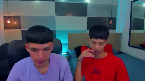 Snapshot of juan_nd_steven chatting on 12/21/24, 10:17 JuanSteven online show from 12/21/24, 10:17