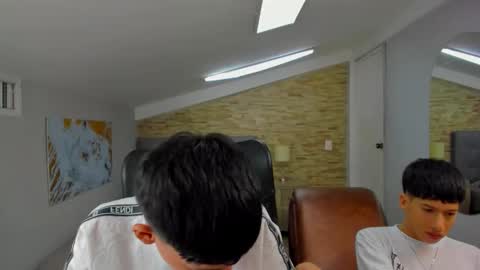 Snapshot of juan_nd_steven chatting on 12/22/24, 01:00 JuanSteven online show from 12/22/24, 01:00