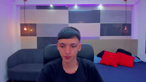 Snapshot of juan_nd_steven chatting on 12/24/24, 10:39 JuanSteven online show from 12/24/24, 10:39