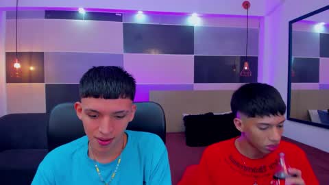 Snapshot of juan_nd_steven chatting on 12/31/24, 04:06 JuanSteven online show from 12/31/24, 04:06