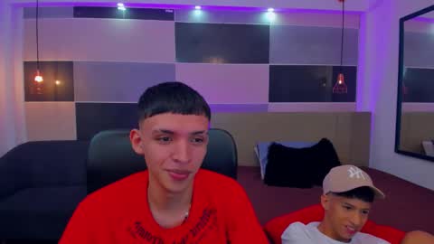 Snapshot of juan_nd_steven chatting on 12/31/24, 10:45 JuanSteven online show from 12/31/24, 10:45