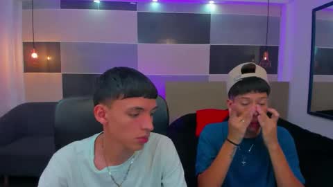 Snapshot of juan_nd_steven chatting on 01/14/25, 04:25 JuanSteven online show from 01/14/25, 04:25