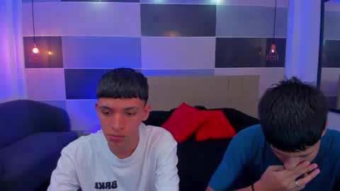 Snapshot of juan_nd_steven chatting on 01/16/25, 04:07 JuanSteven online show from 01/16/25, 04:07