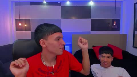 Snapshot of juan_nd_steven chatting on 01/19/25, 01:01 JuanSteven online show from 01/19/25, 01:01