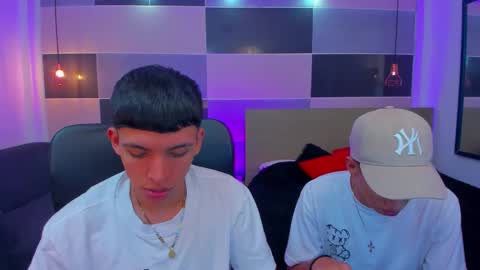 Snapshot of juan_nd_steven chatting on 01/23/25, 04:19 JuanSteven online show from 01/23/25, 04:19