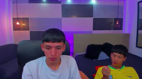 Snapshot of juan_nd_steven chatting on 01/28/25, 04:08 JuanSteven online show from 01/28/25, 04:08