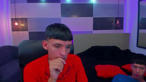 Snapshot of juan_nd_steven chatting on 02/13/25, 04:22 JuanSteven online show from 02/13/25, 04:22