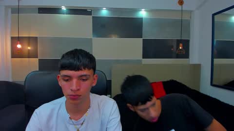 Snapshot of juan_nd_steven chatting on 02/18/25, 04:37 JuanSteven online show from 02/18/25, 04:37