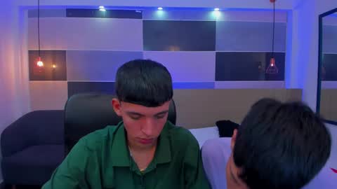 Snapshot of juan_nd_steven chatting on 02/22/25, 04:40 JuanSteven online show from 02/22/25, 04:40