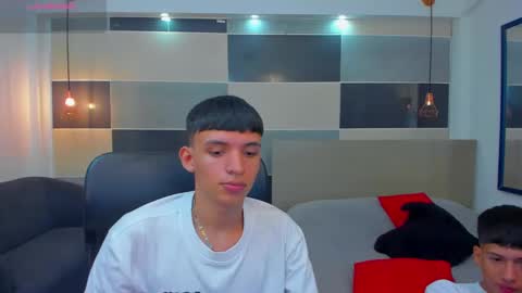 Snapshot of juan_nd_steven chatting on 03/02/25, 12:54 JuanSteven online show from 03/02/25, 12:54