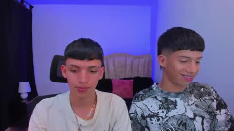 Snapshot of juan_nd_steven chatting on 09/09/25, 02:22 JuanSteven online show from 09/09/25, 02:22