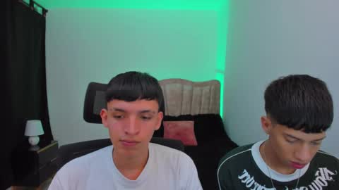 Snapshot of juan_nd_steven chatting on 09/11/25, 04:45 JuanSteven online show from 09/11/25, 04:45