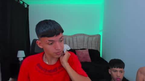 Snapshot of juan_nd_steven chatting on 09/17/25, 04:14 JuanSteven online show from 09/17/25, 04:14