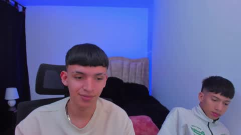 Snapshot of juan_nd_steven chatting on 09/18/25, 04:14 JuanSteven online show from 09/18/25, 04:14