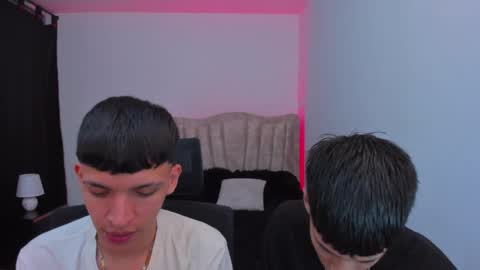 Snapshot of juan_nd_steven chatting on 09/19/25, 02:02 JuanSteven online show from 09/19/25, 02:02