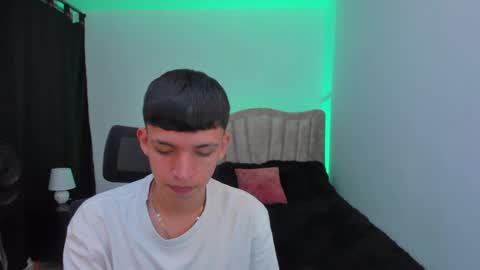 Snapshot of juan_nd_steven chatting on 09/24/25, 04:27 JuanSteven online show from 09/24/25, 04:27