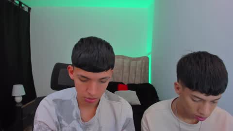 Snapshot of juan_nd_steven chatting on 09/27/25, 07:13 JuanSteven online show from 09/27/25, 07:13