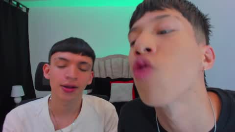 Snapshot of juan_nd_steven chatting on 09/30/25, 10:15 JuanSteven online show from 09/30/25, 10:15