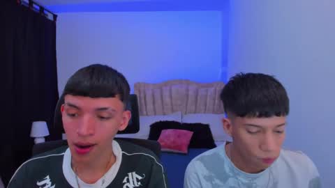 Snapshot of juan_nd_steven chatting on 10/08/25, 04:32 JuanSteven online show from 10/08/25, 04:32