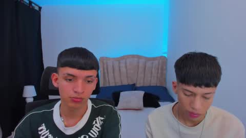 Snapshot of juan_nd_steven chatting on 10/09/25, 04:43 JuanSteven online show from 10/09/25, 04:43