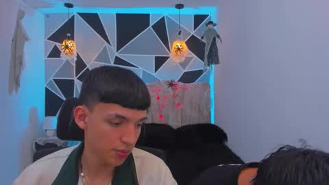 Snapshot of juan_nd_steven chatting on 10/15/25, 04:34 JuanSteven online show from 10/15/25, 04:34