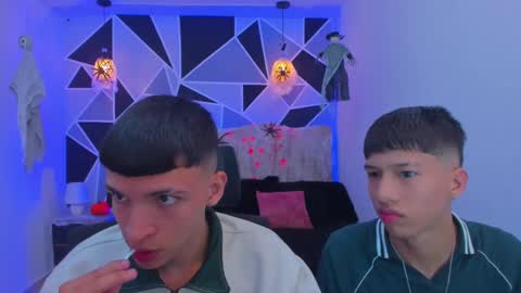 Snapshot of juan_nd_steven chatting on 10/17/25, 11:18 JuanSteven online show from 10/17/25, 11:18