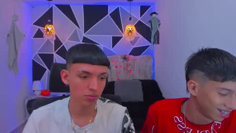 Snapshot of juan_nd_steven chatting on 10/22/25, 04:13 JuanSteven online show from 10/22/25, 04:13