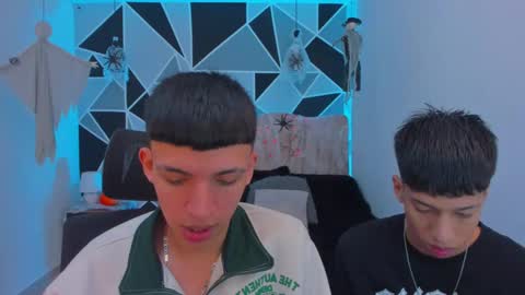 Snapshot of juan_nd_steven chatting on 10/24/25, 04:09 JuanSteven online show from 10/24/25, 04:09